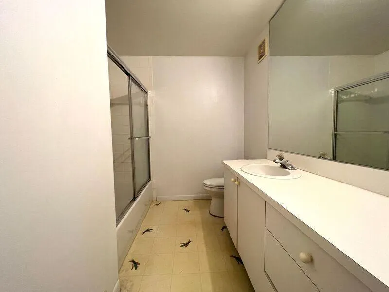 10225 NW 33rd Street