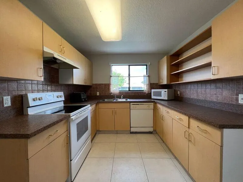10225 NW 33rd Street