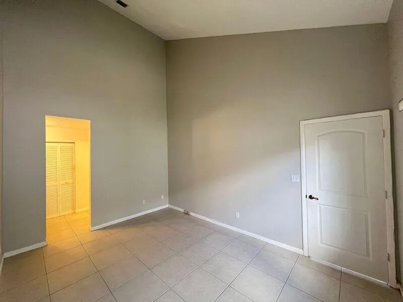 10225 NW 33rd Street