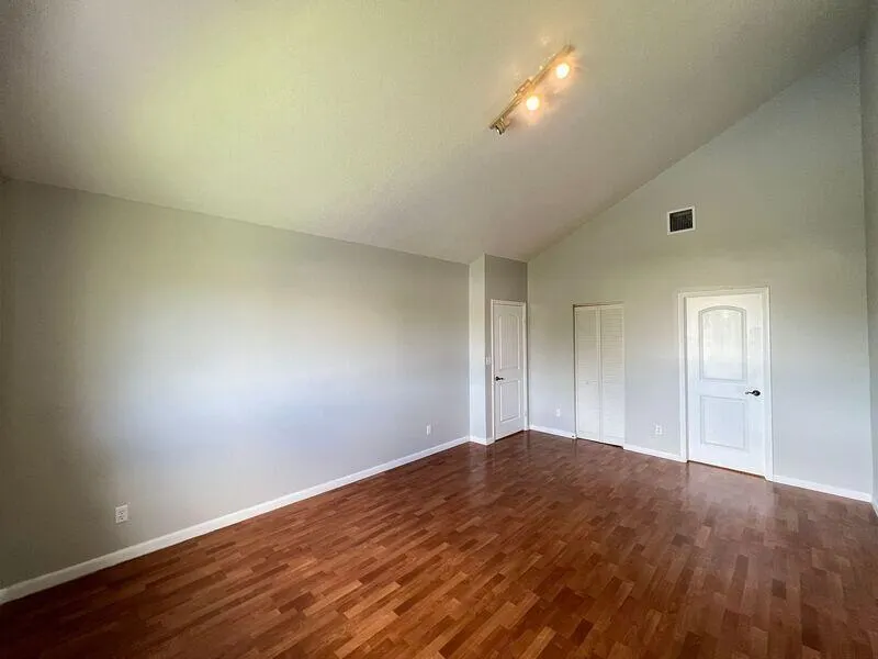 10225 NW 33rd Street