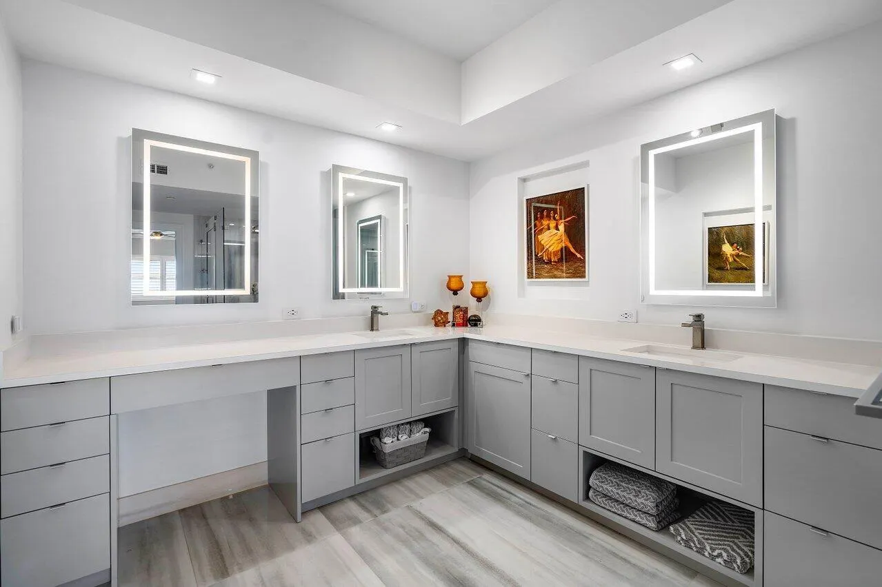 2650 Lake Shore Drive, #1401
