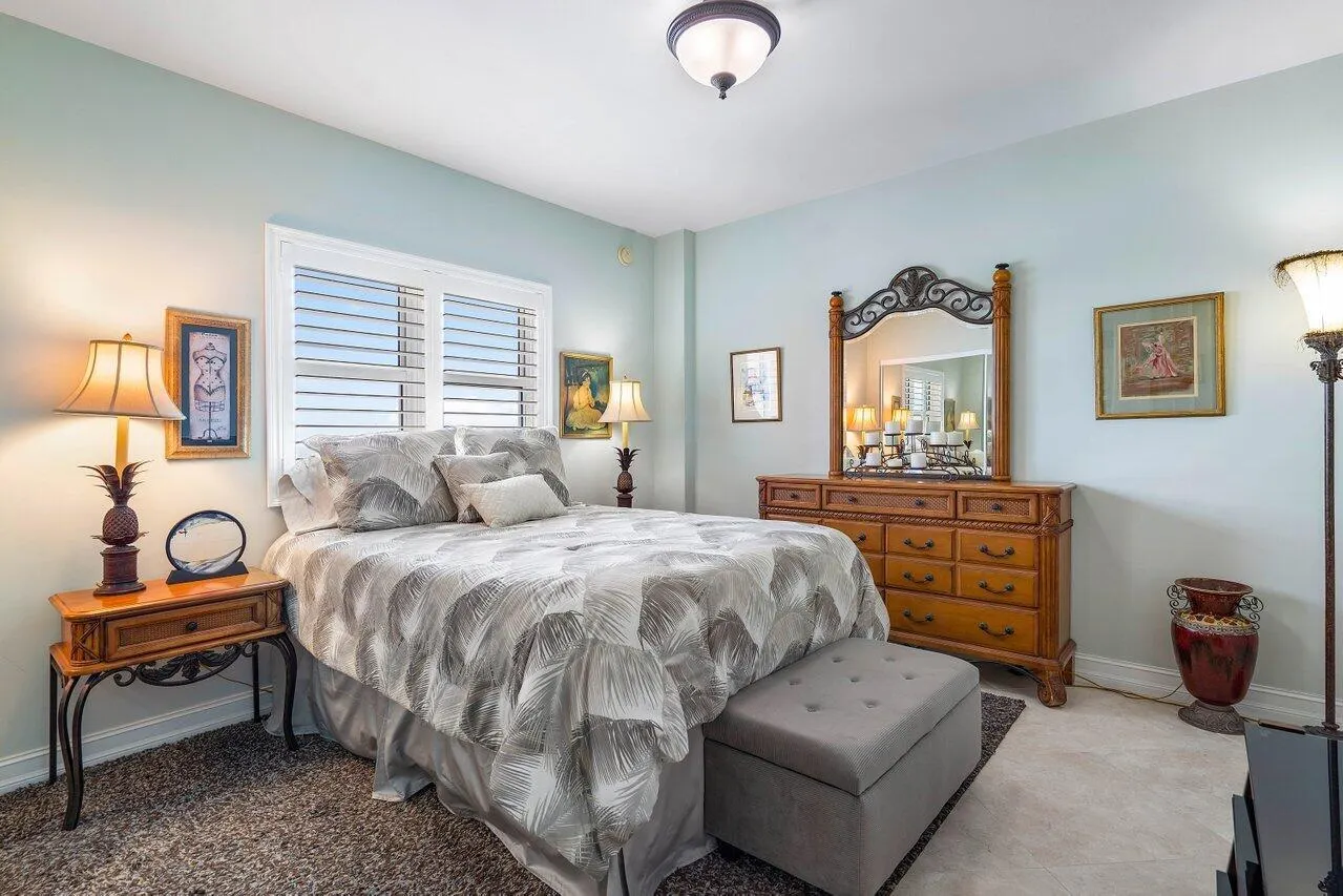 2650 Lake Shore Drive, #1401