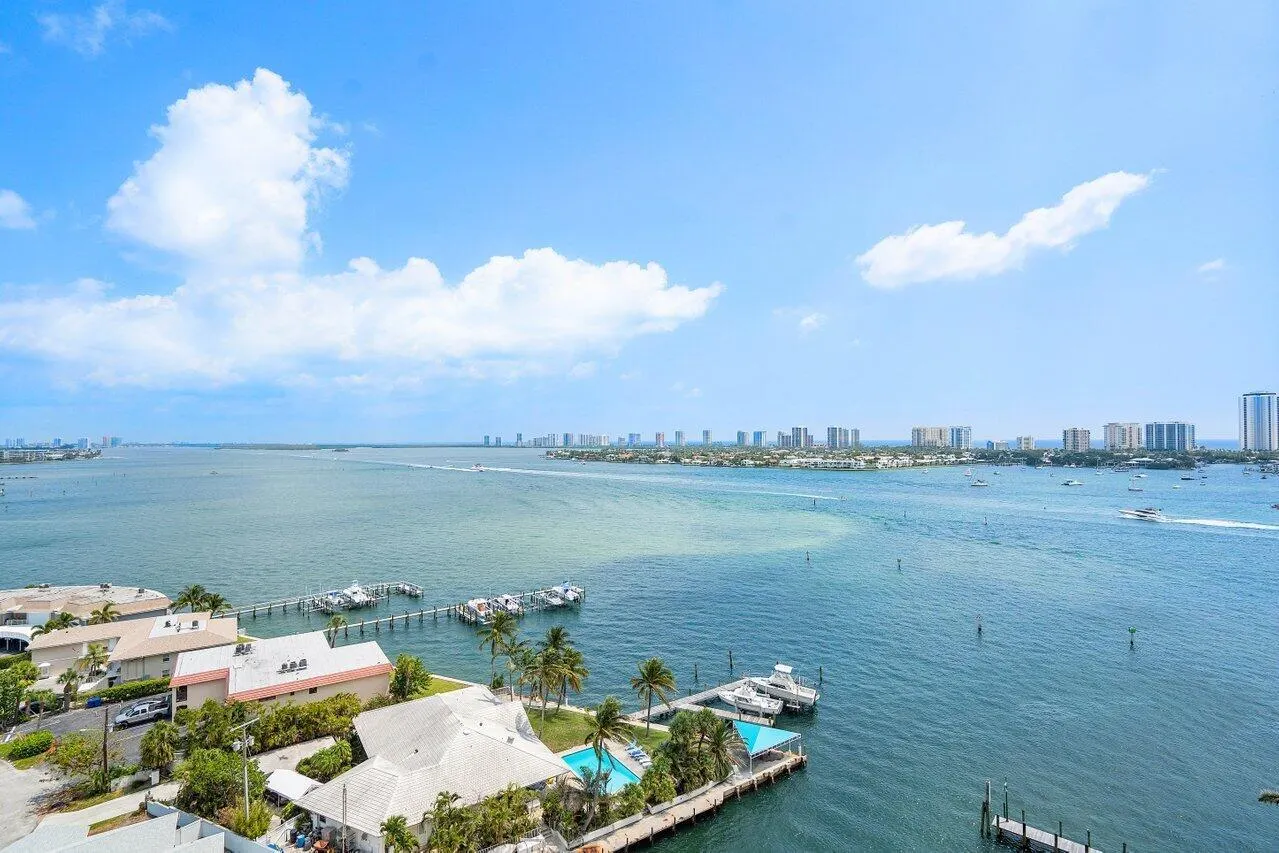 2650 Lake Shore Drive, #1401