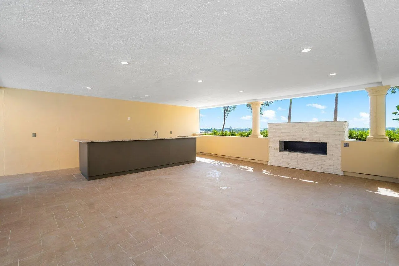 2650 Lake Shore Drive, #1401