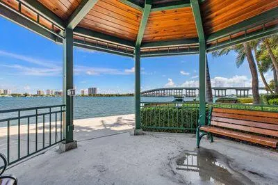 2650 Lake Shore Drive, #1401