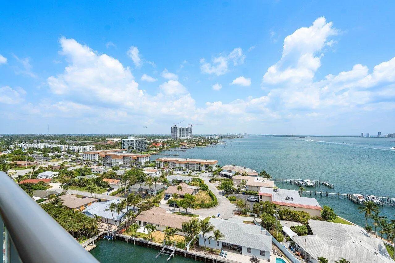 2650 Lake Shore Drive, #1401