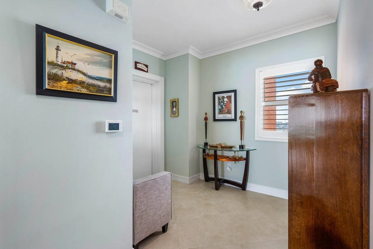 2650 Lake Shore Drive, #1401