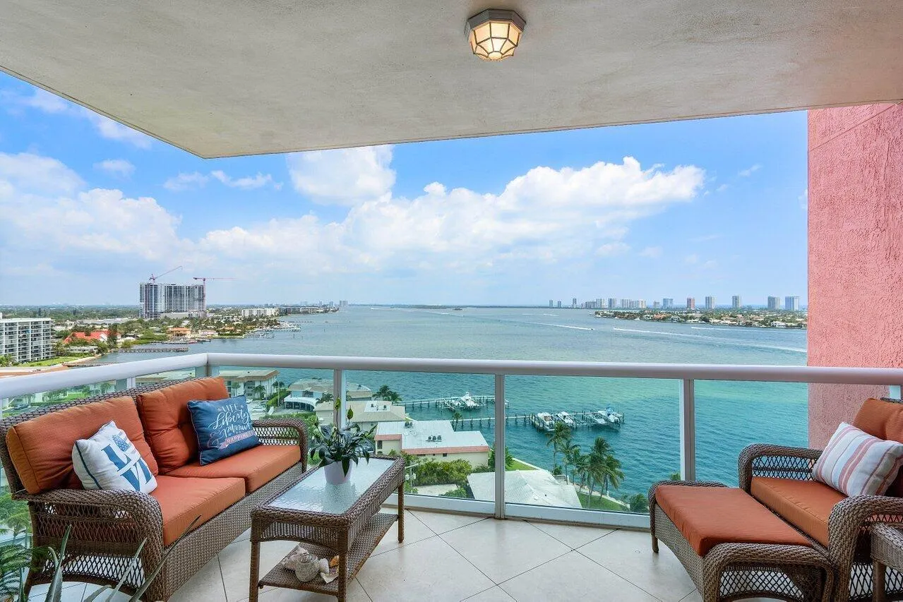 2650 Lake Shore Drive, #1401