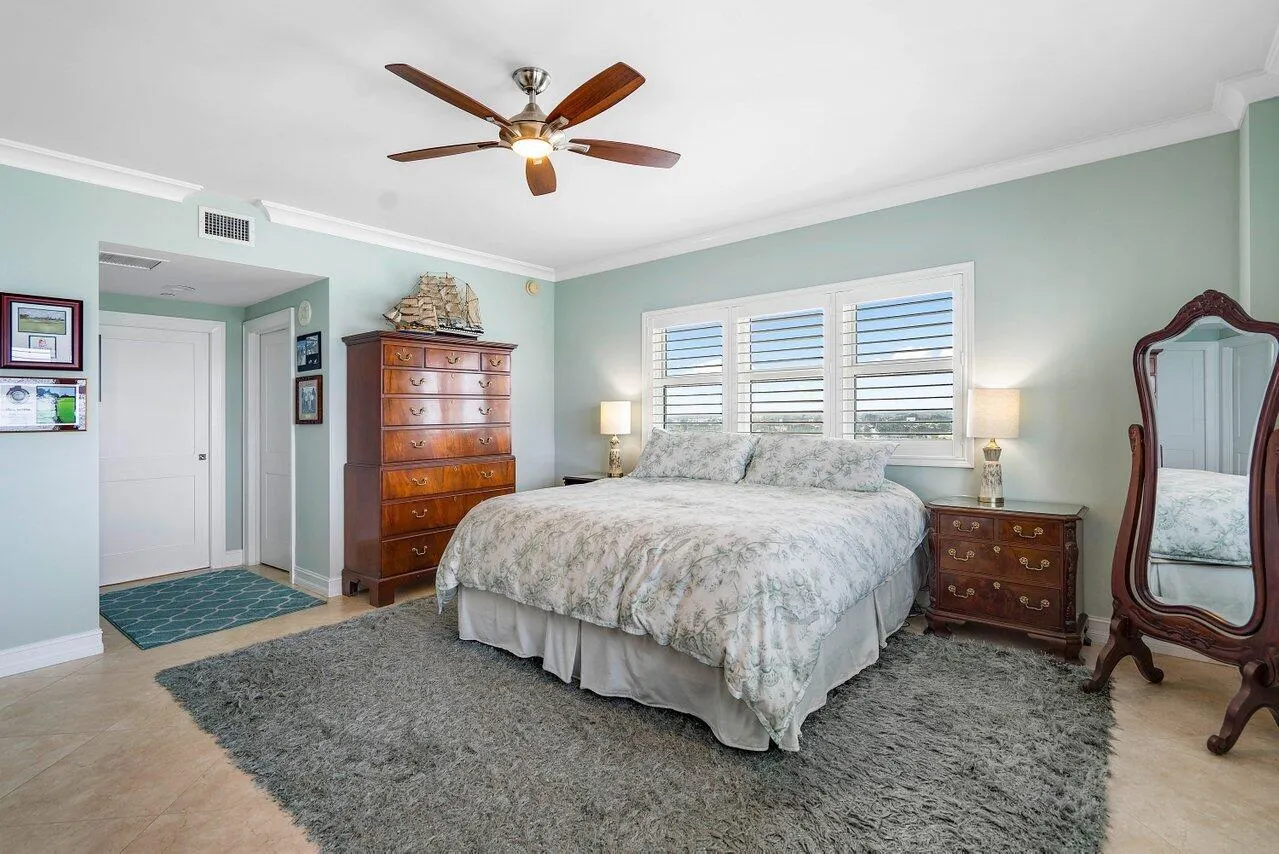 2650 Lake Shore Drive, #1401
