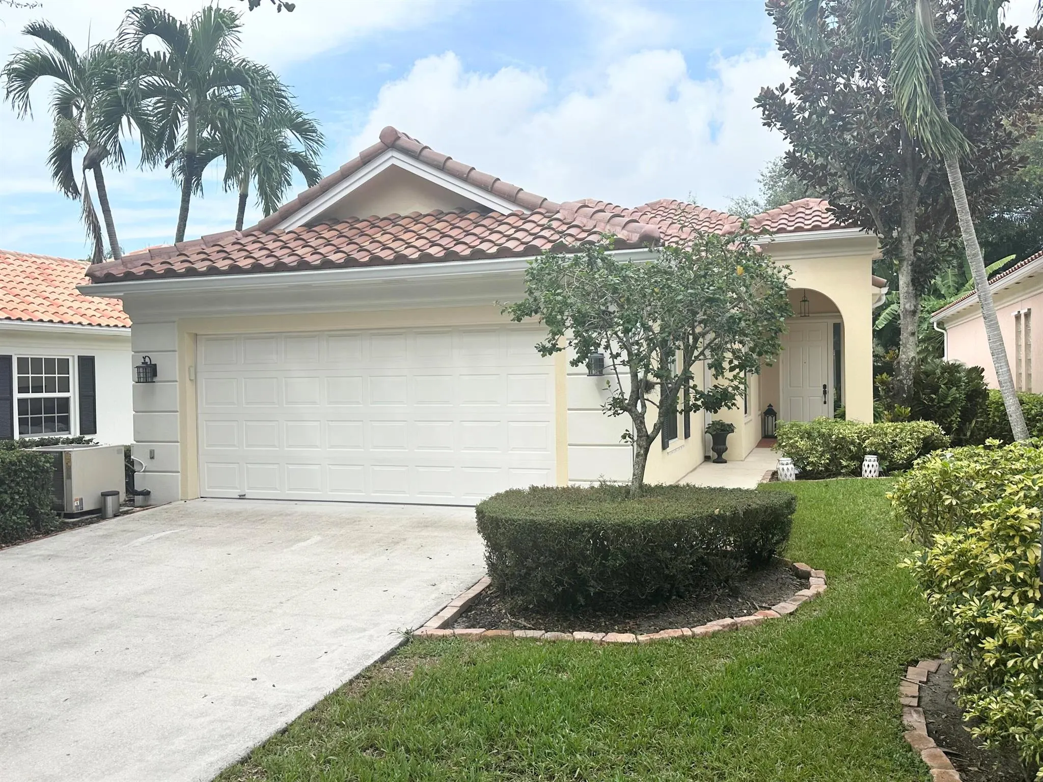 2048 Valencia Drive