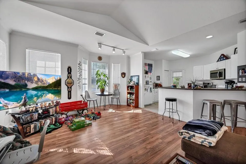 360 SE Rogers Court