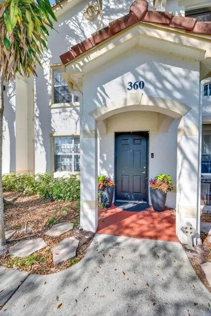 360 SE Rogers Court