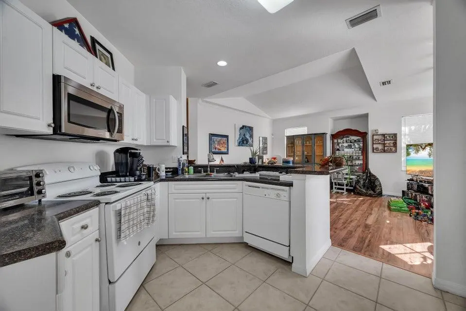360 SE Rogers Court