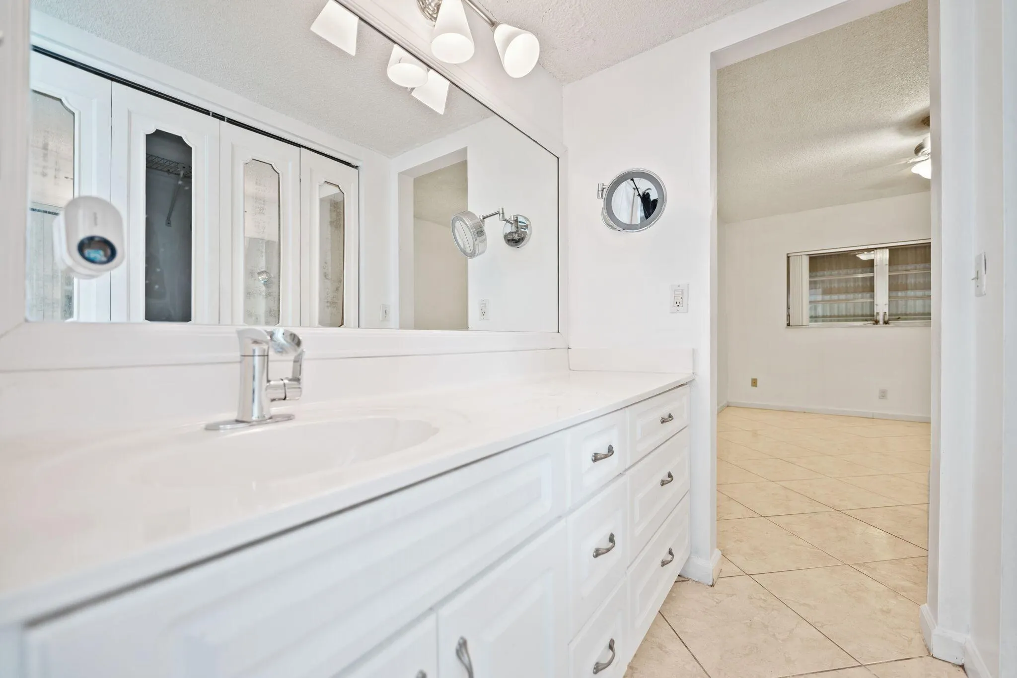 2040 NW 81st Avenue, #111