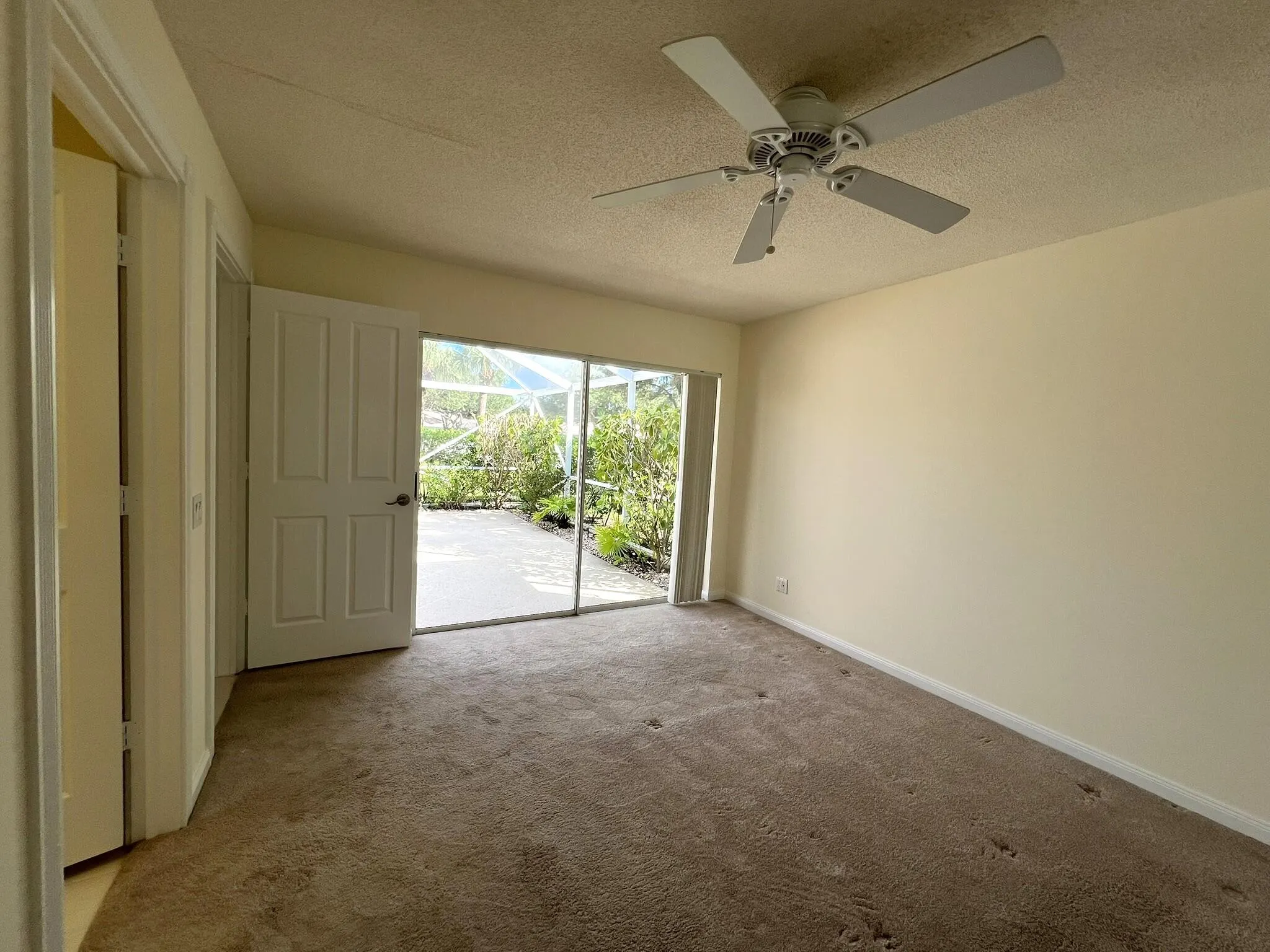 6002 Red Oak Court
