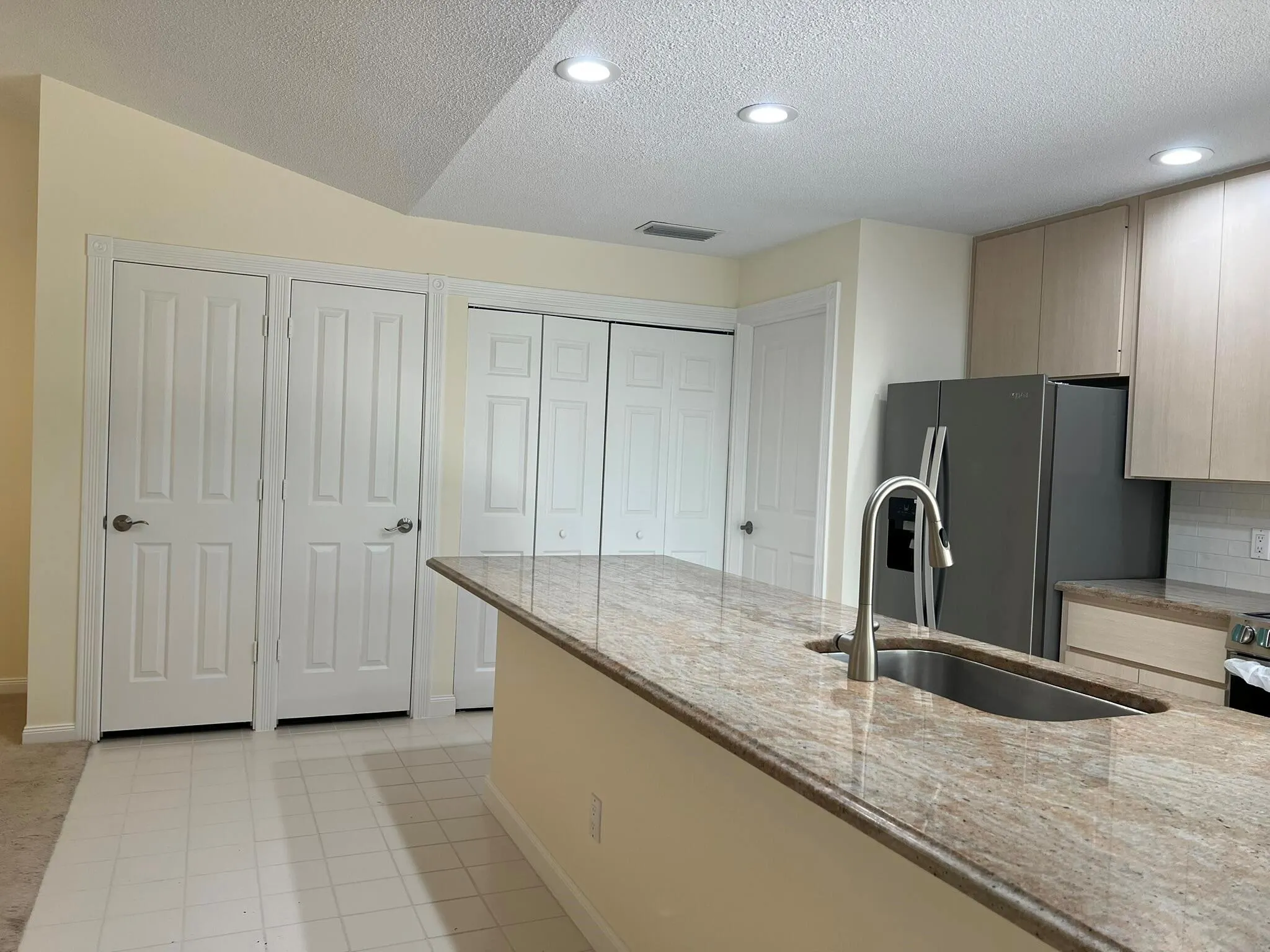 6002 Red Oak Court