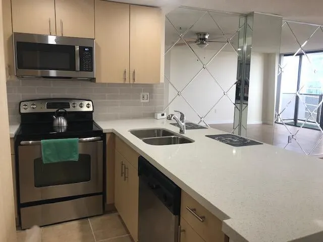 600 NE 36th Street NE, #1615