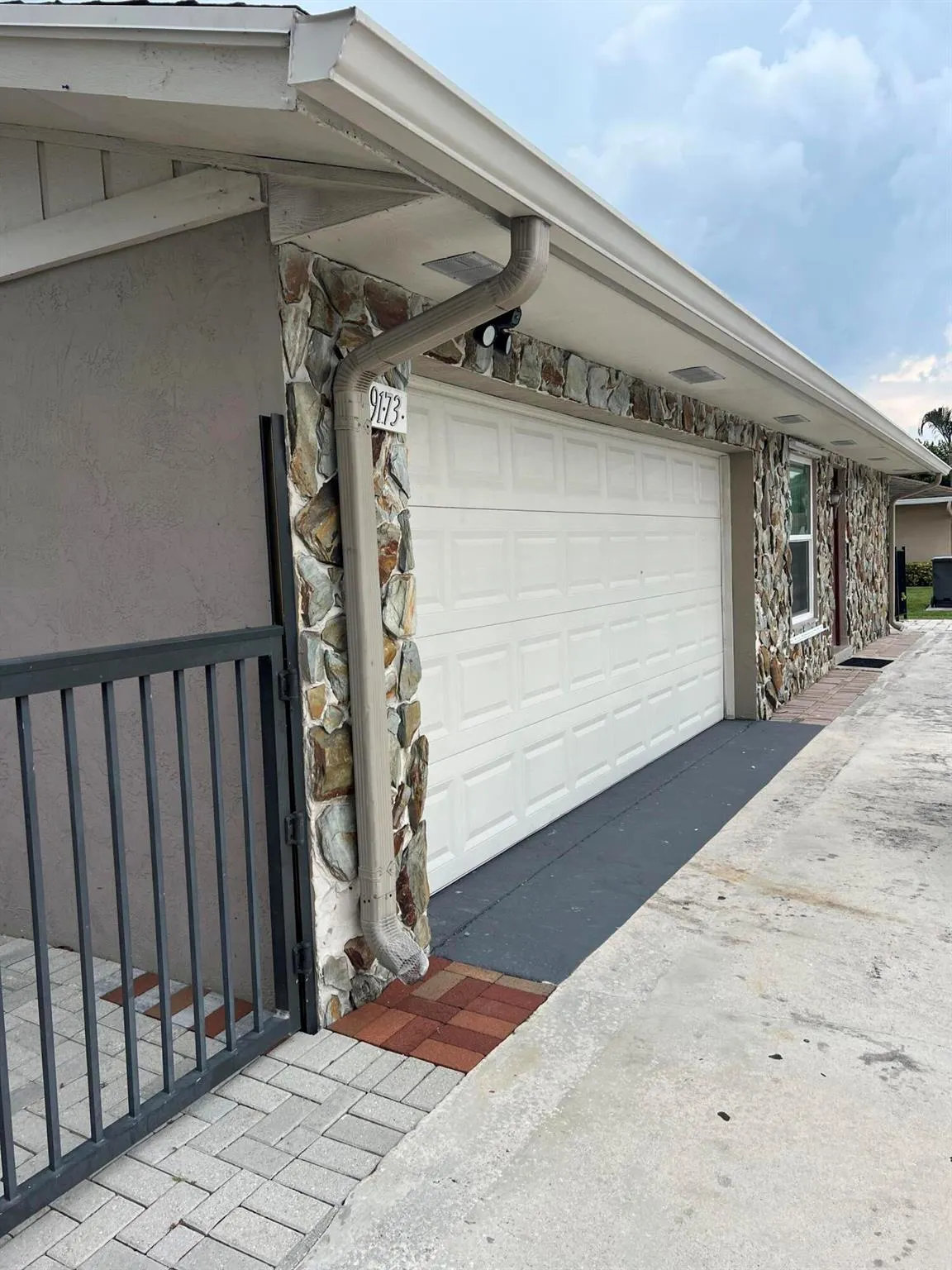 9173 E Highland Pines Boulevard