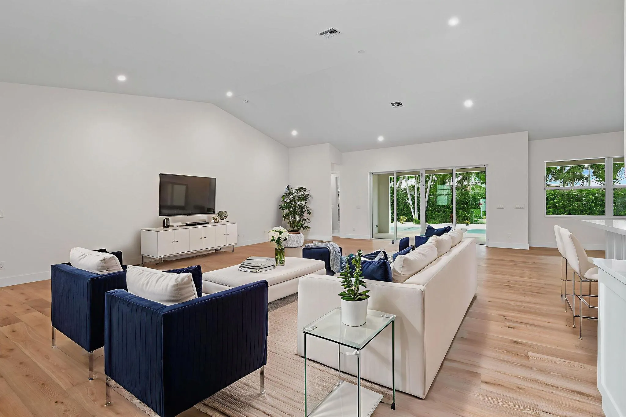 3367 Cove Road