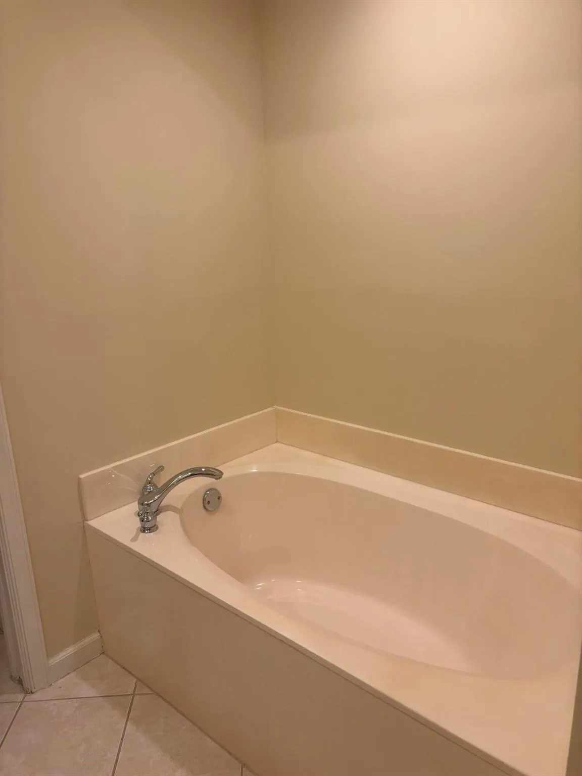 10100 Larkspur Lane
