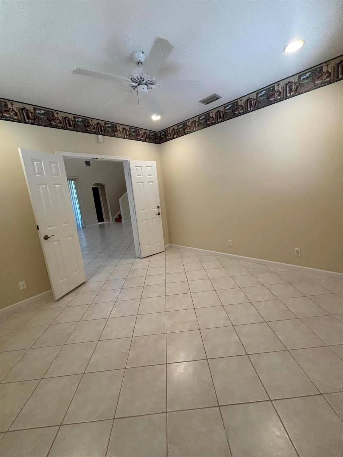 10100 Larkspur Lane