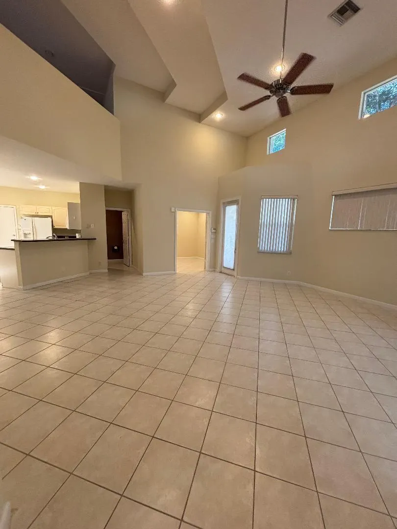 10100 Larkspur Lane