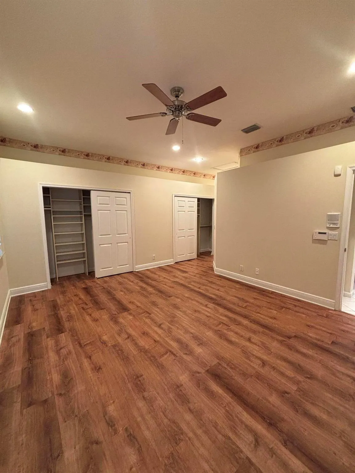 10100 Larkspur Lane