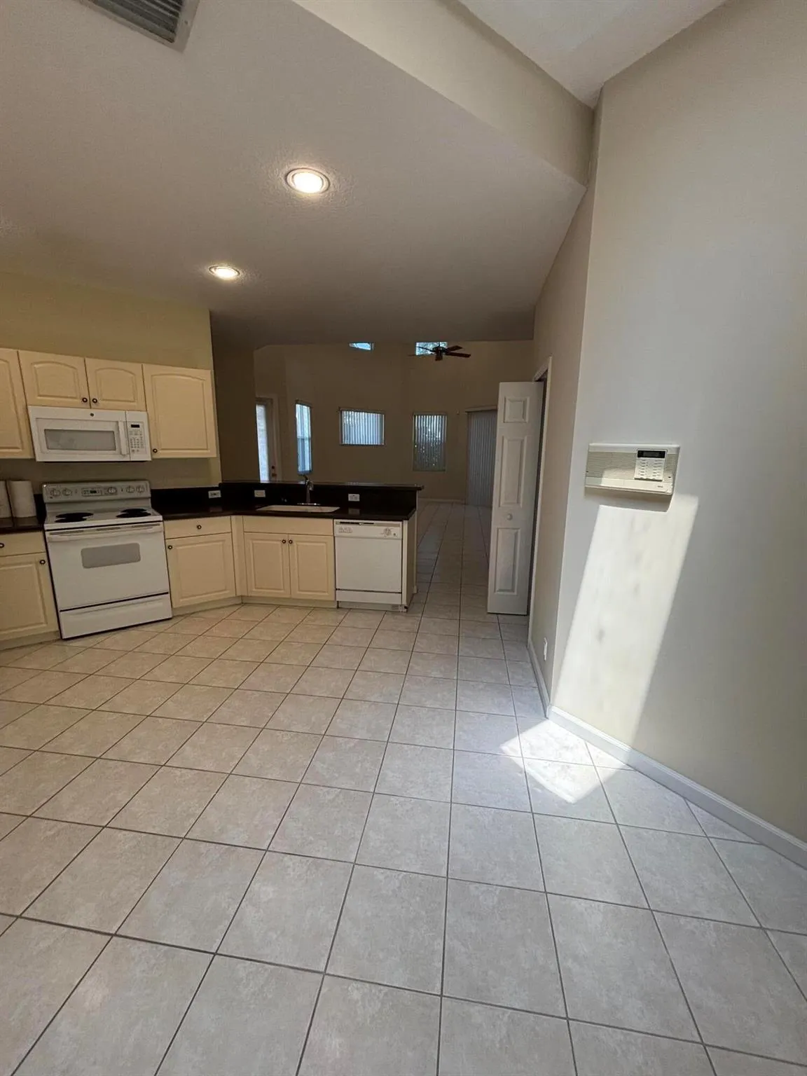 10100 Larkspur Lane