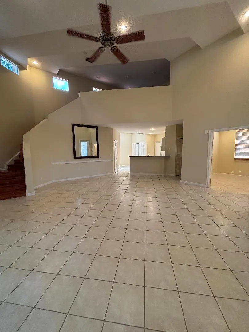 10100 Larkspur Lane