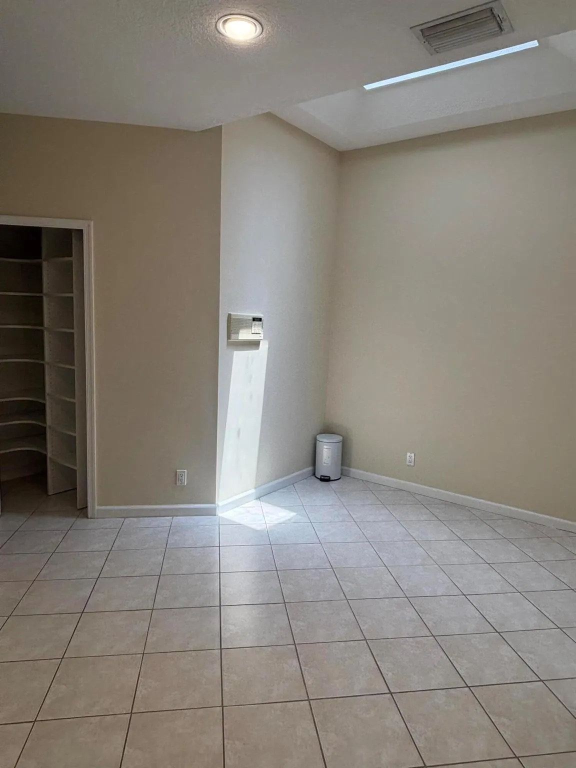 10100 Larkspur Lane