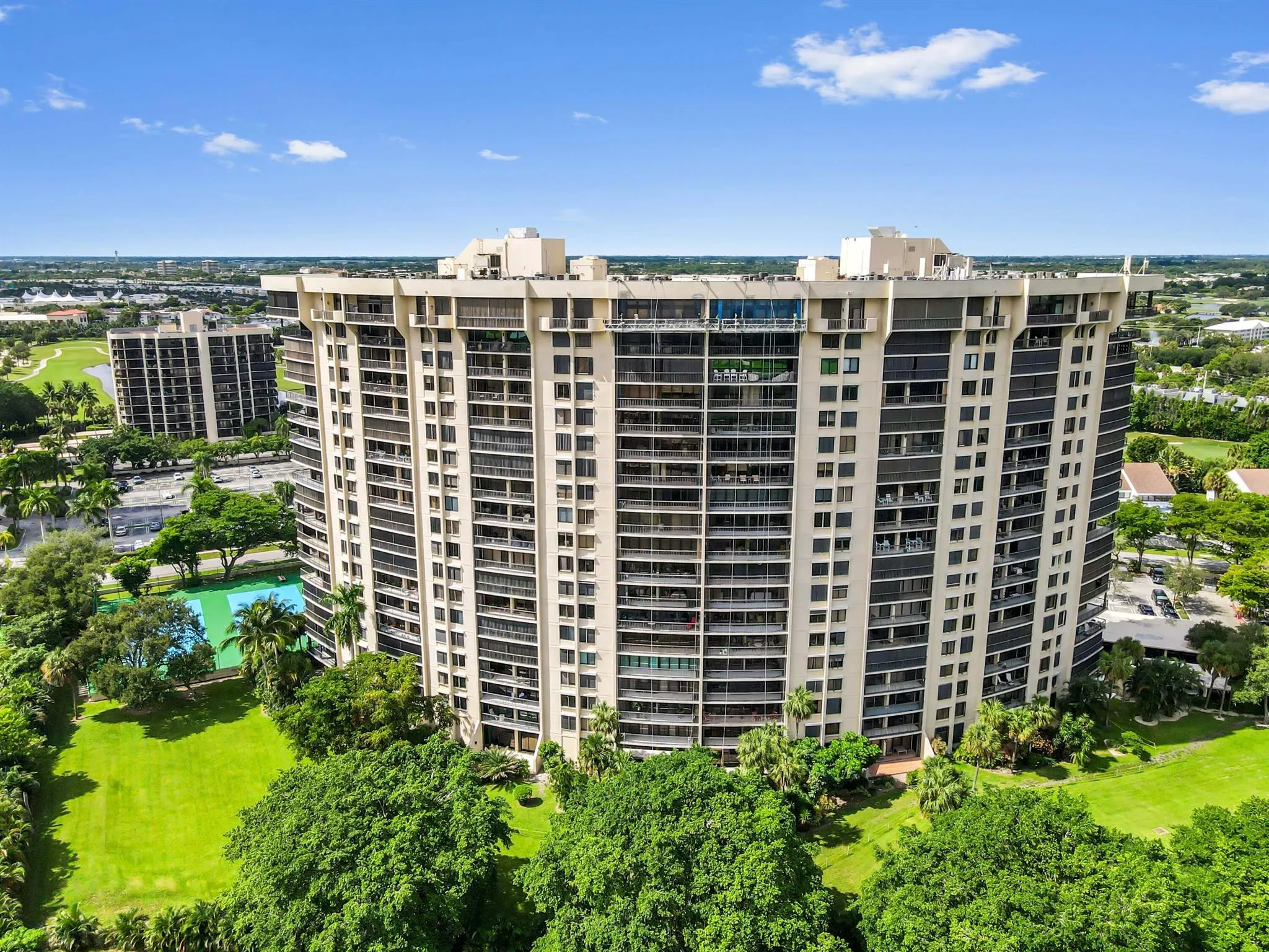 2480 Presidential Way, #603
