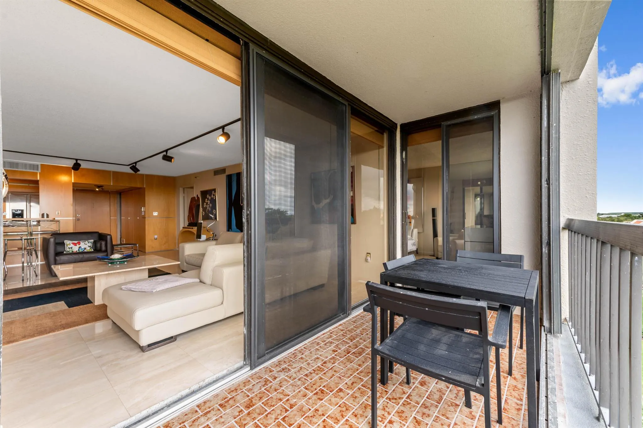 2480 Presidential Way, #603