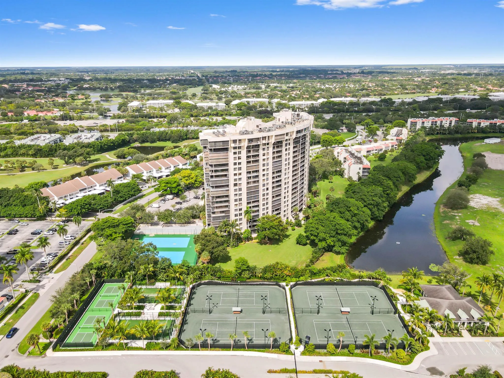 2480 Presidential Way, #603