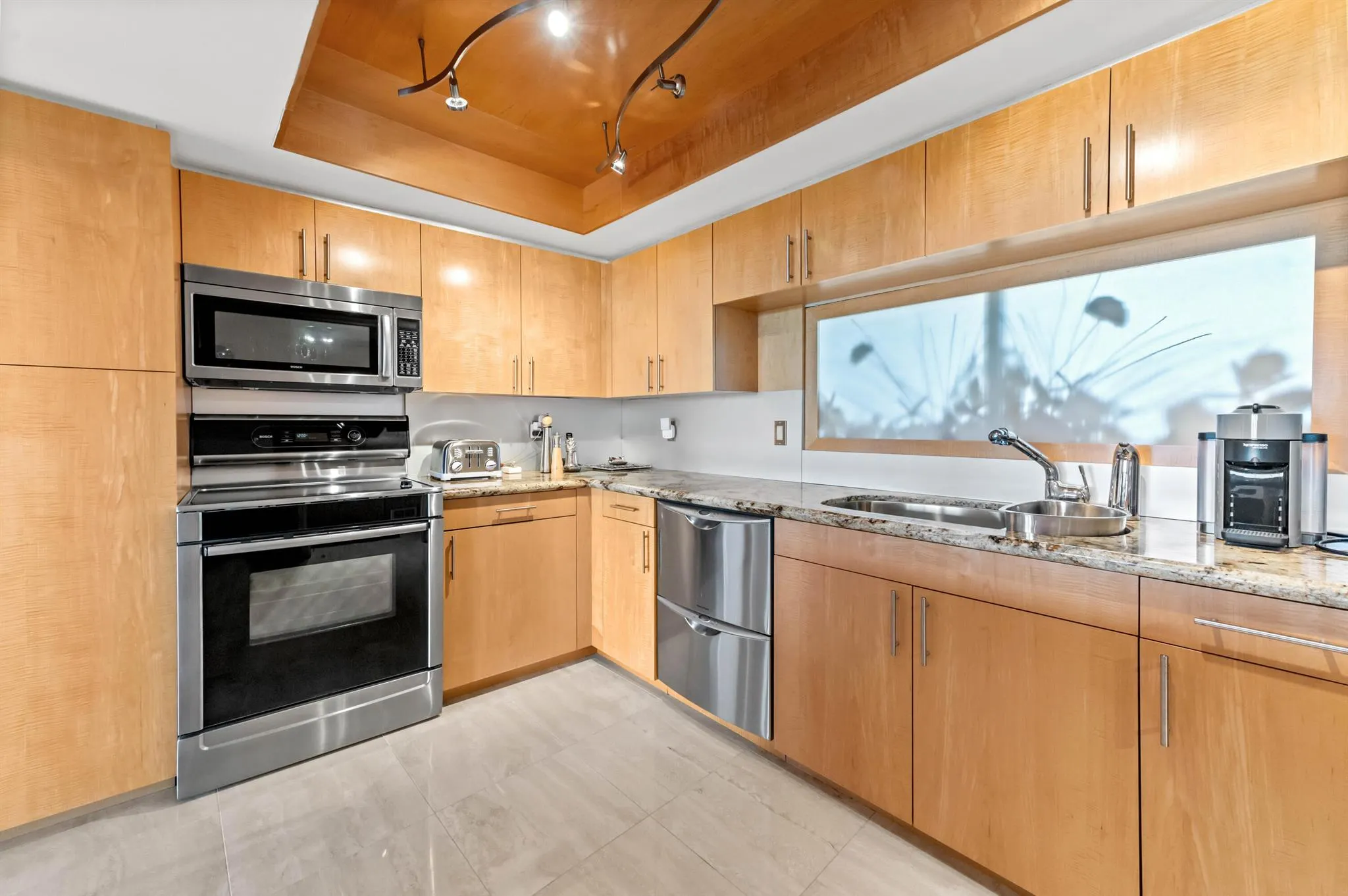 2480 Presidential Way, #603