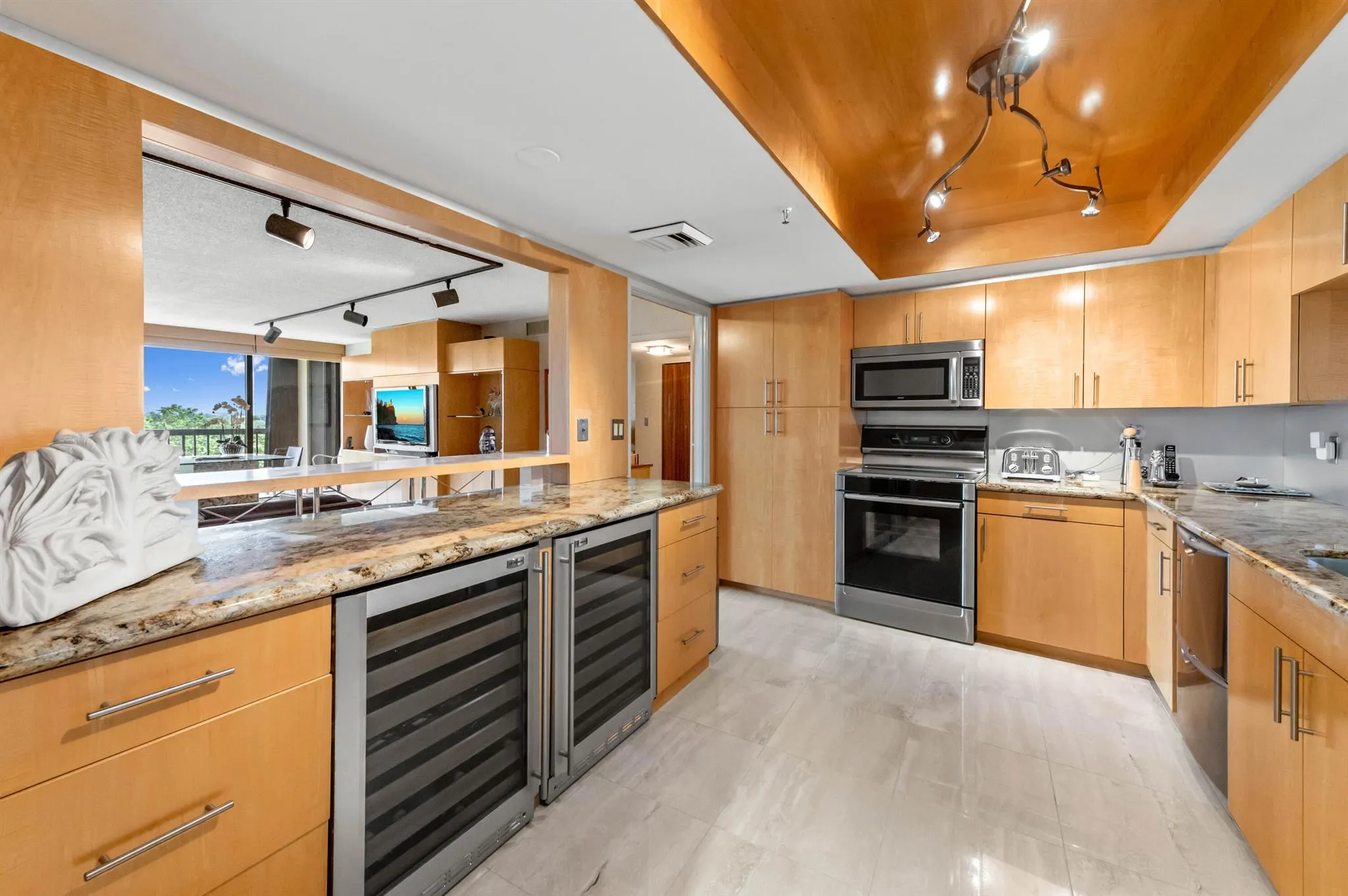 2480 Presidential Way, #603
