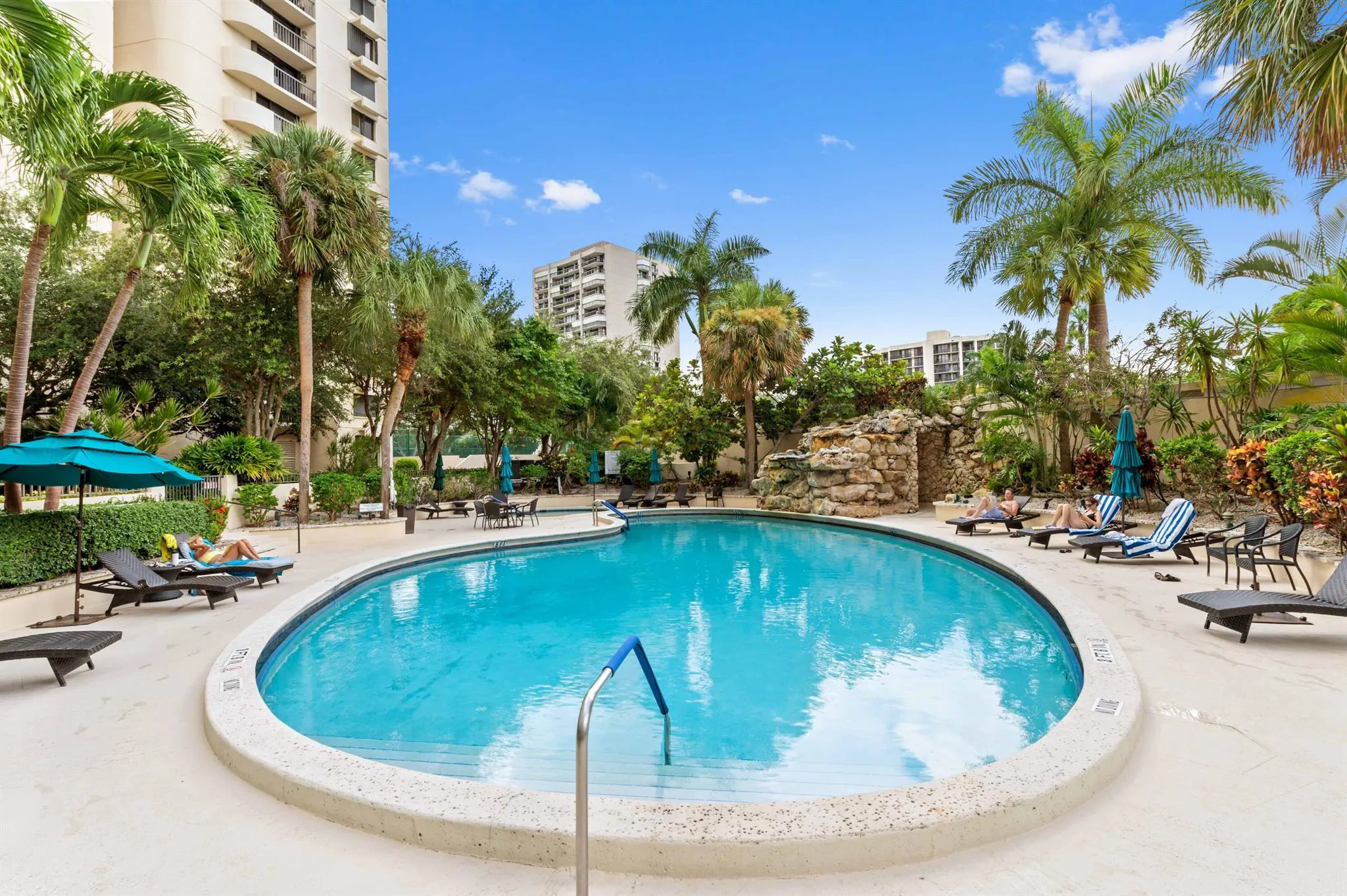 2480 Presidential Way, #603