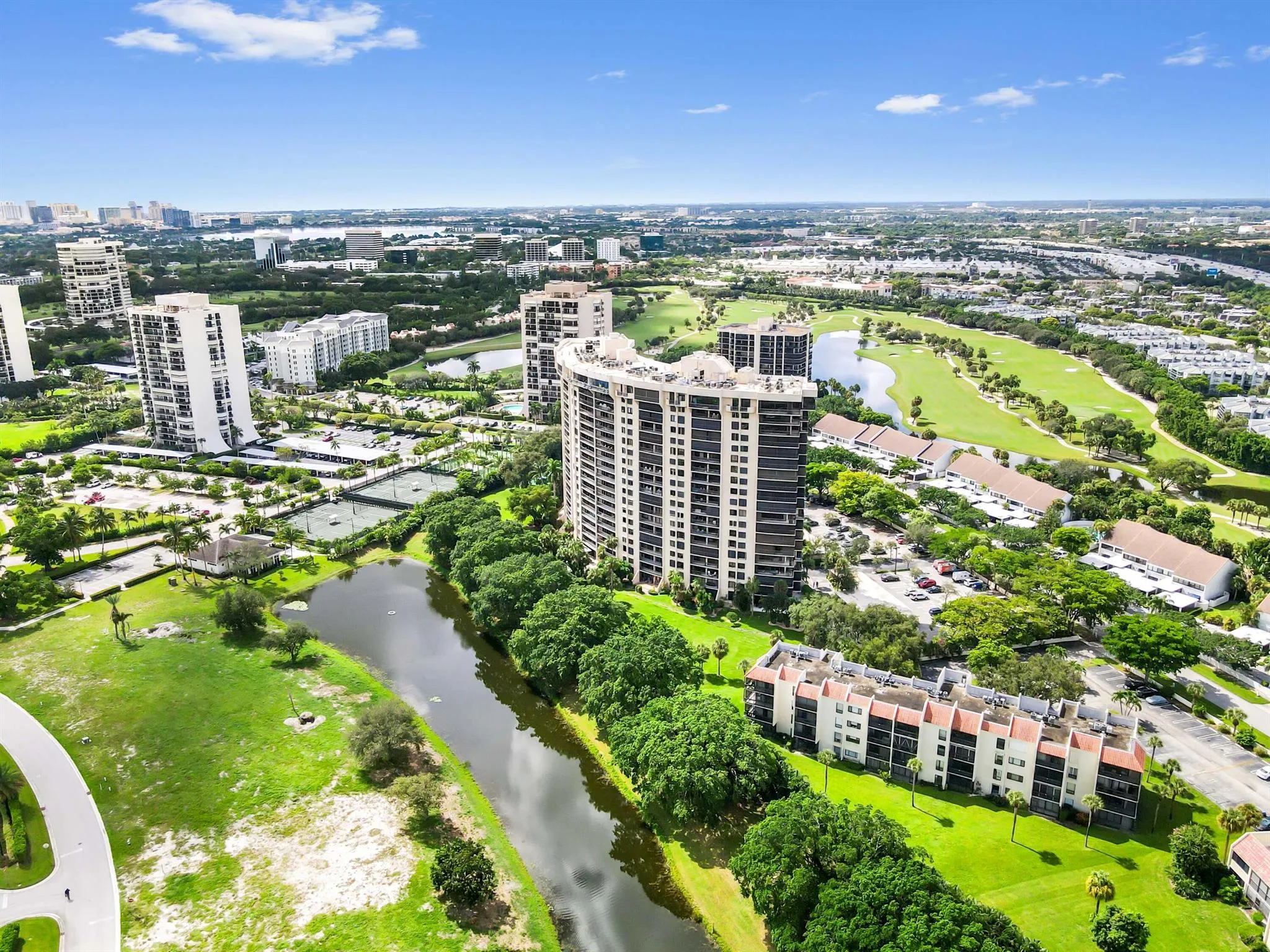 2480 Presidential Way, #603