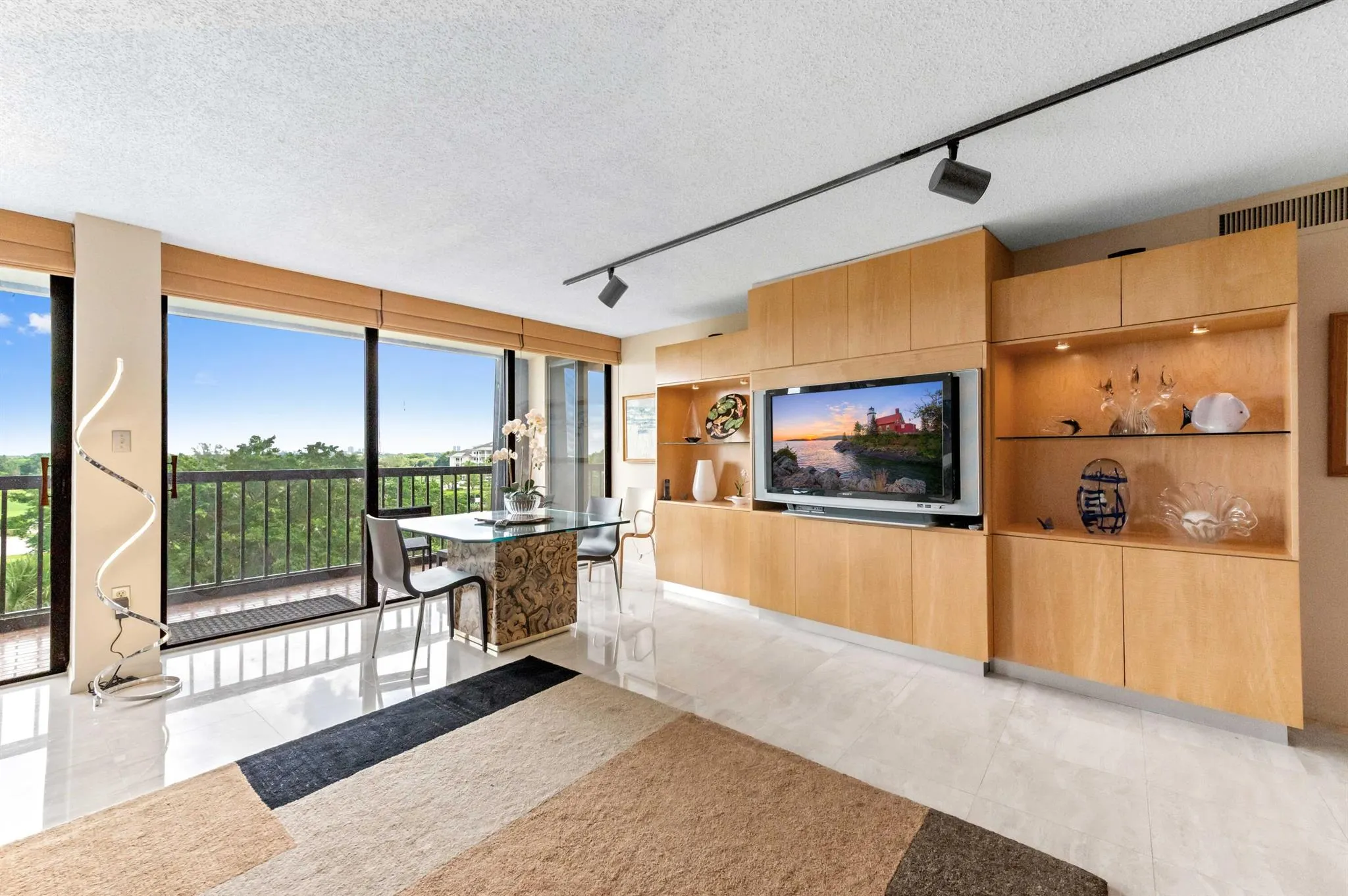 2480 Presidential Way, #603