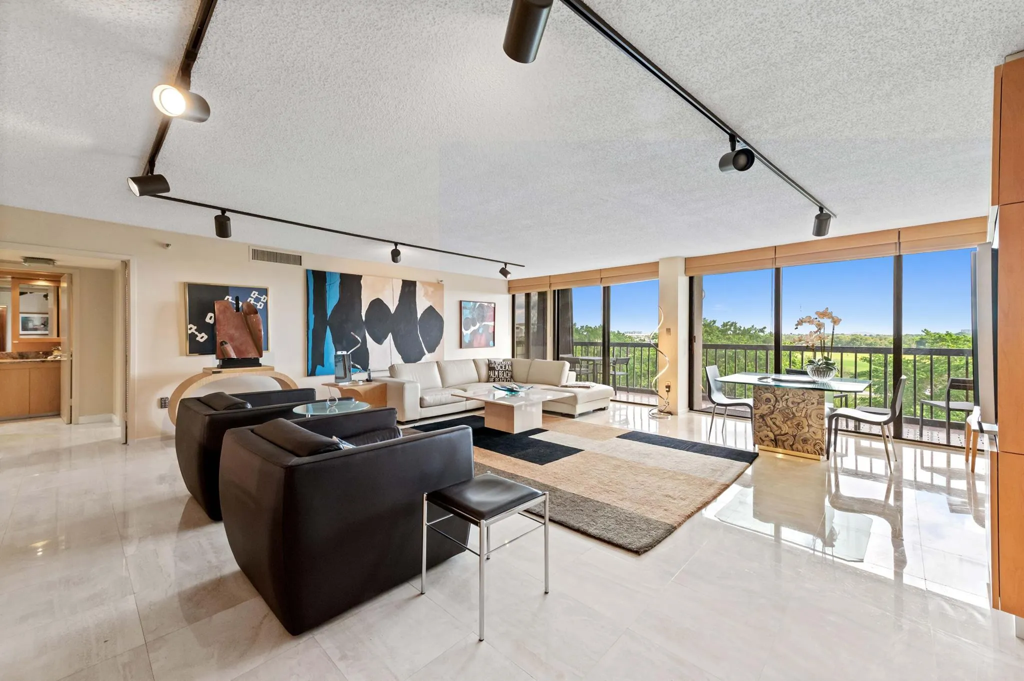 2480 Presidential Way, #603