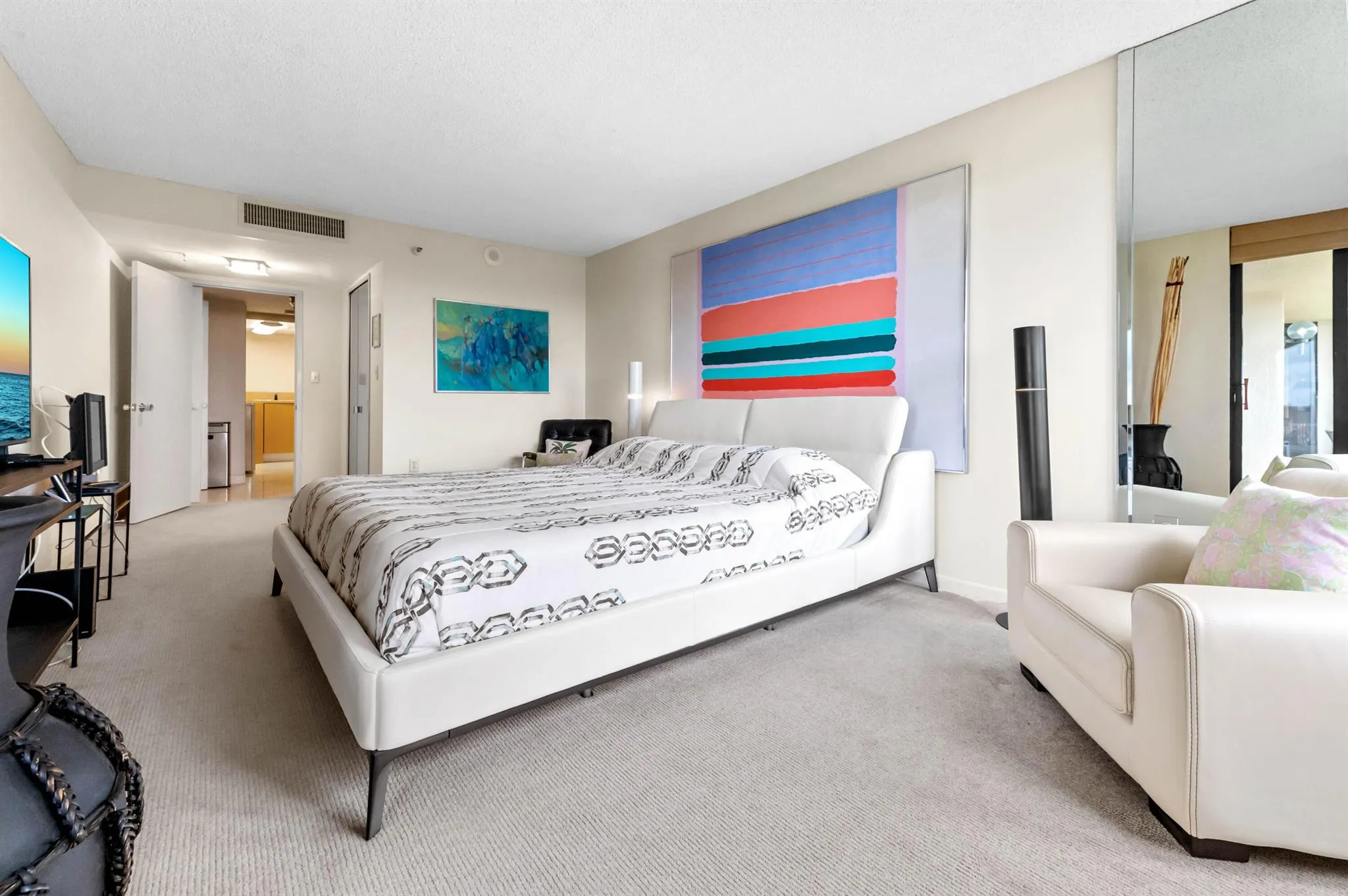 2480 Presidential Way, #603