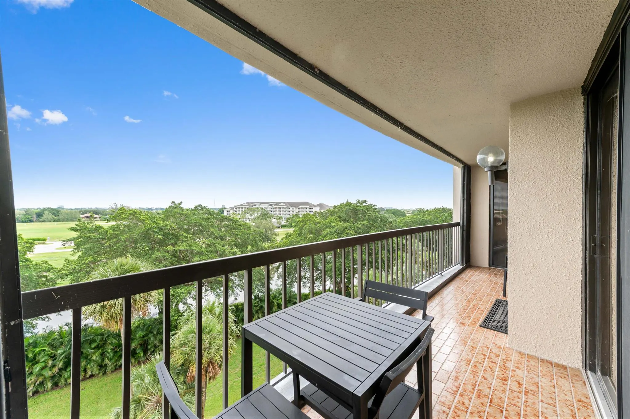 2480 Presidential Way, #603