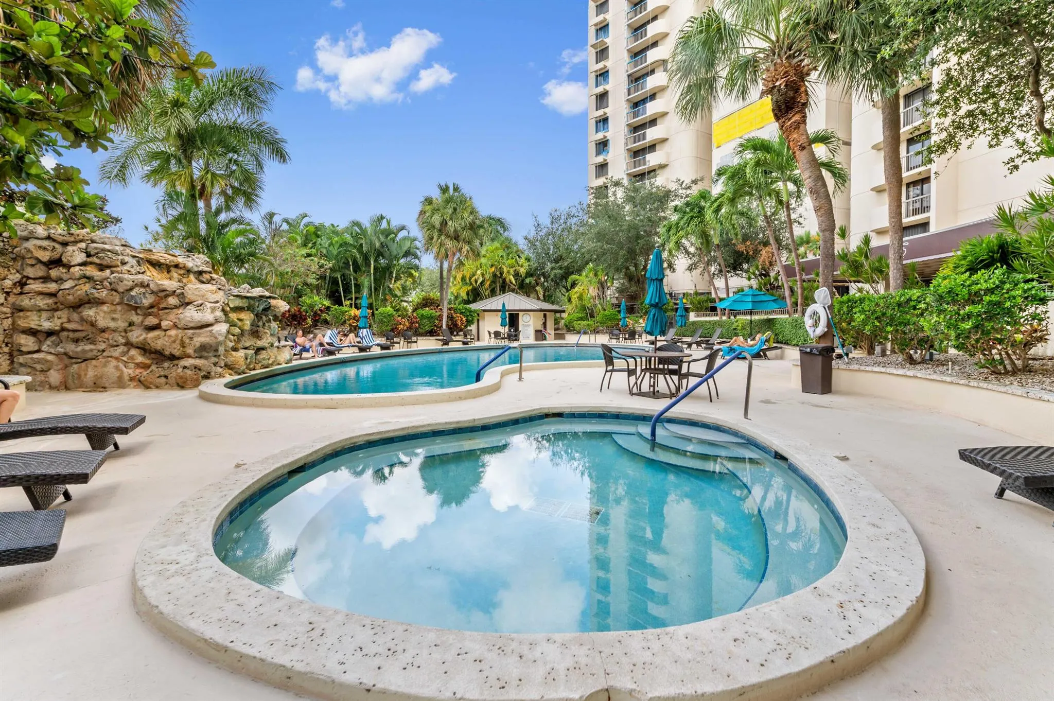 2480 Presidential Way, #603
