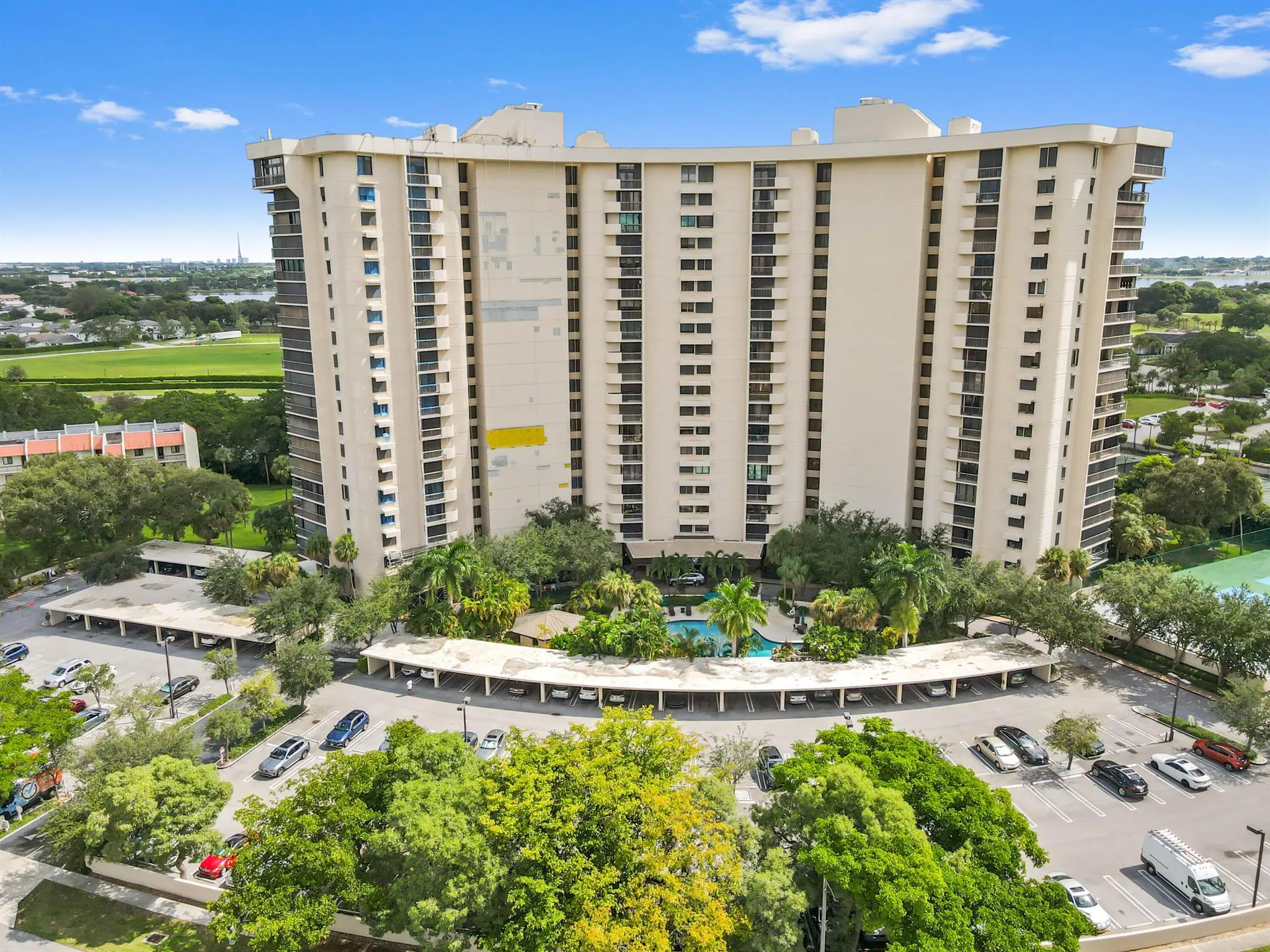 2480 Presidential Way, #603