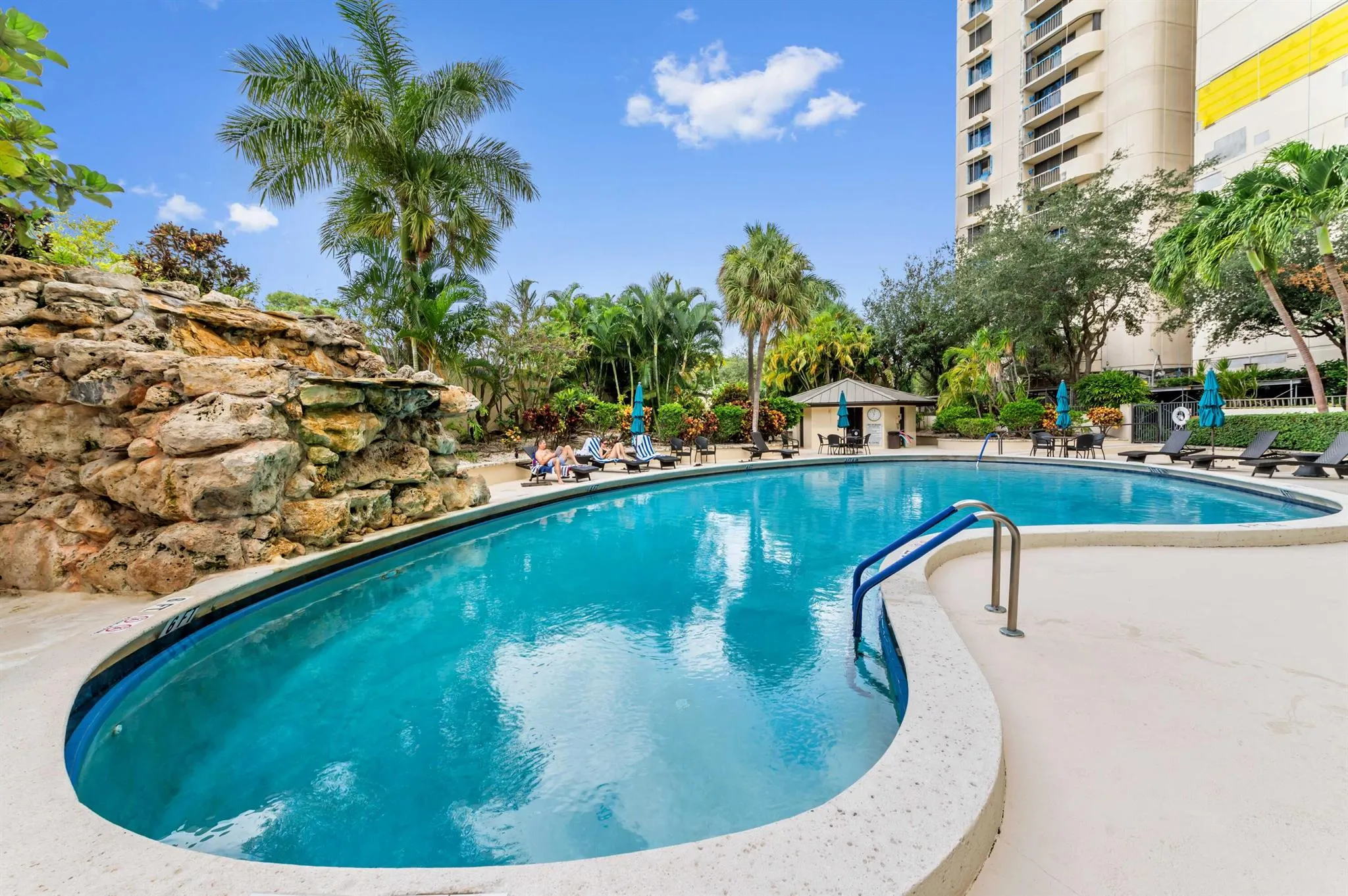 2480 Presidential Way, #603