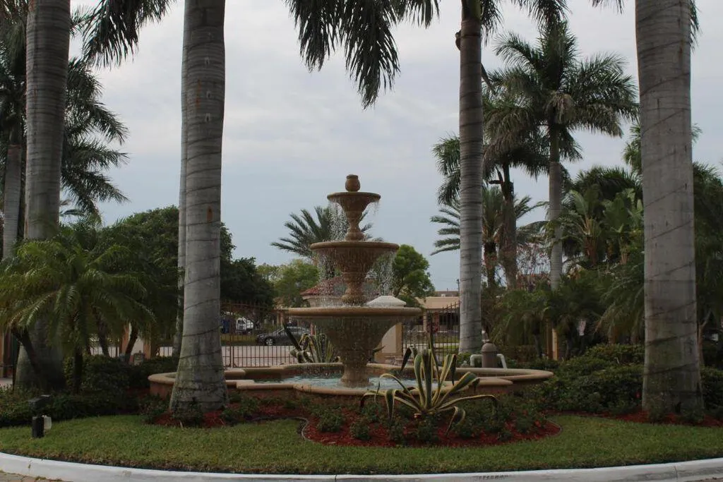 917 Villa Circle, #917
