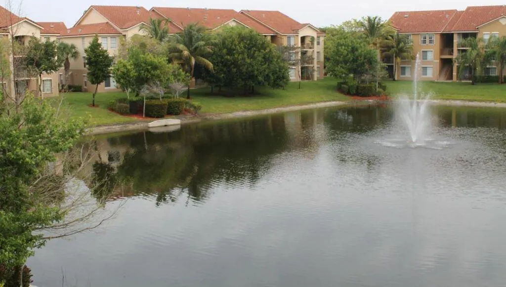 917 Villa Circle, #917