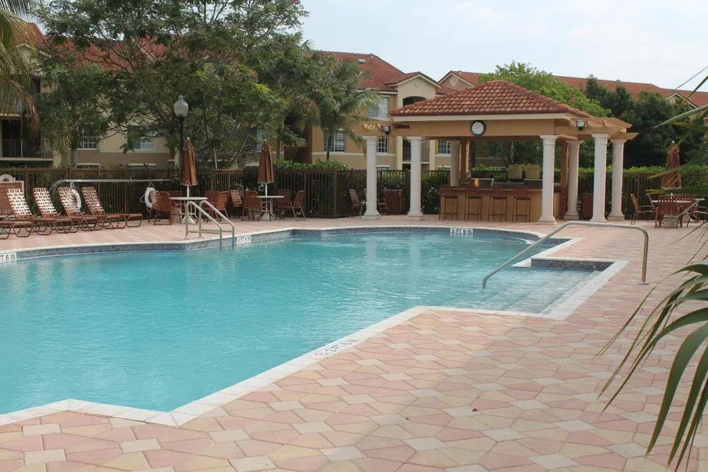 917 Villa Circle, #917