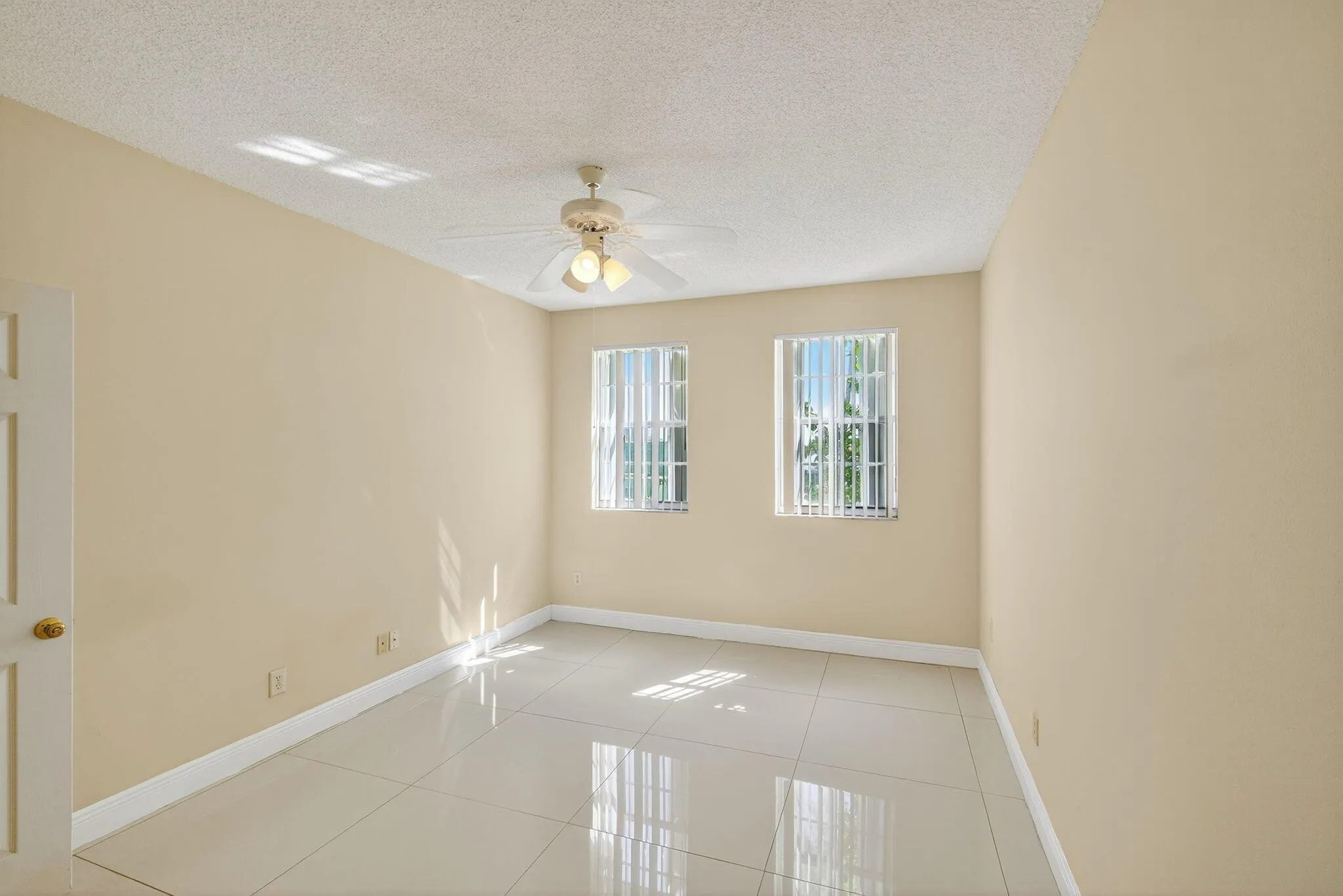 3255 NE 184th Street, #12104