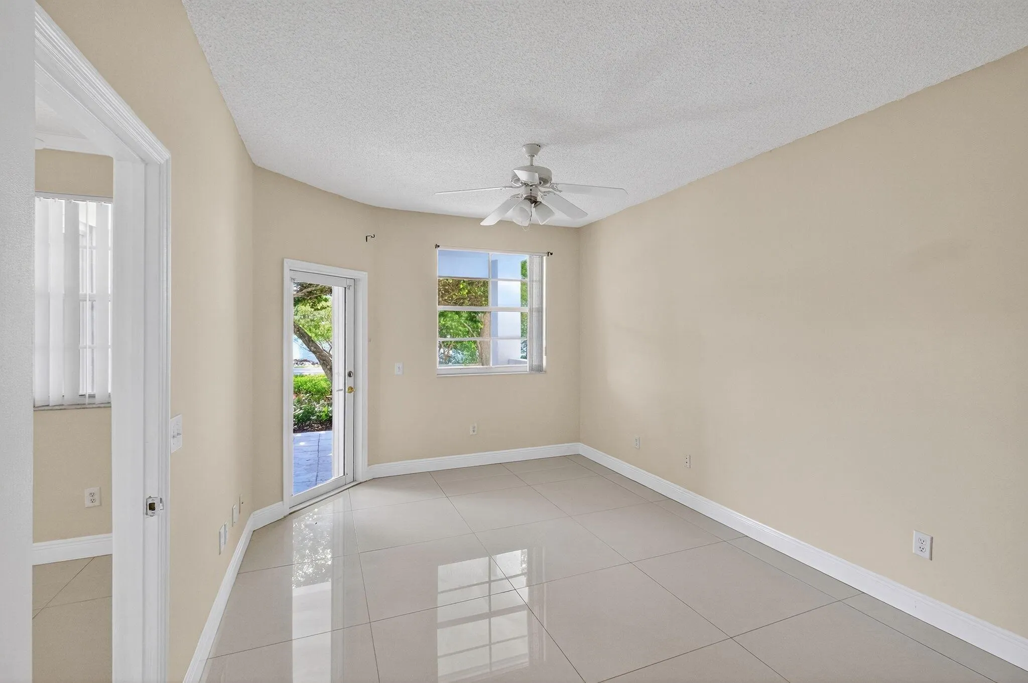 3255 NE 184th Street, #12104