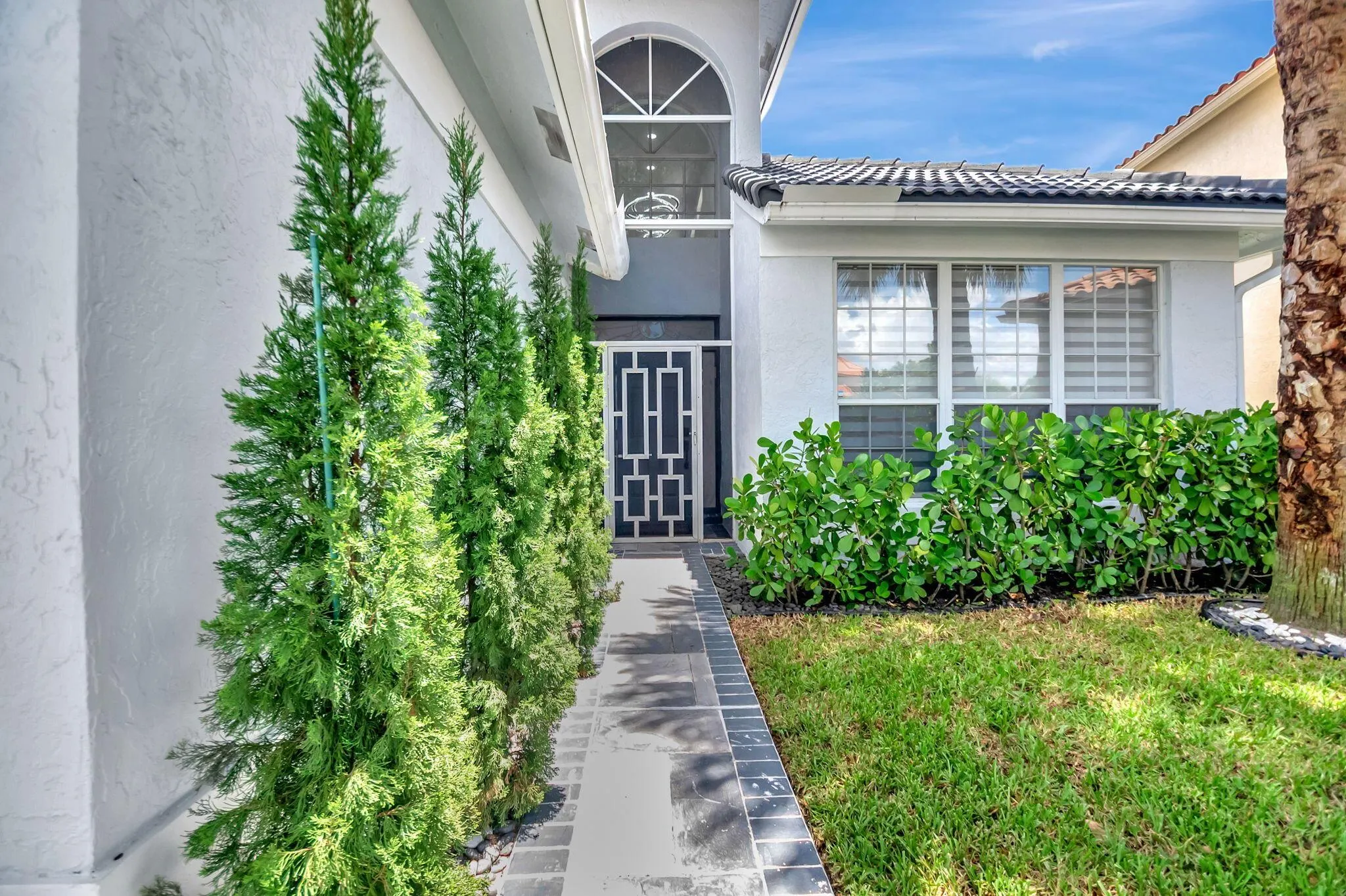 10872 Tamoron Lane
